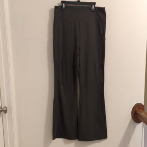 LOFT Lou & Grey Feel Good Flare Pocket Leggings, Brown, Women's Large Petite